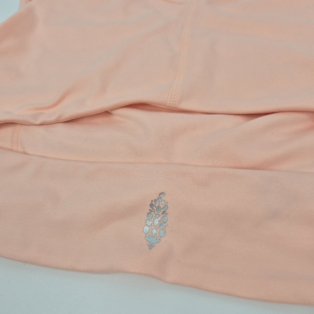 Free People FP Movement Breathe Deeper Crop Tank Top‎ Size Large Pastel Peach - Picture 3 of 7